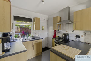 Kitchen- click for photo gallery